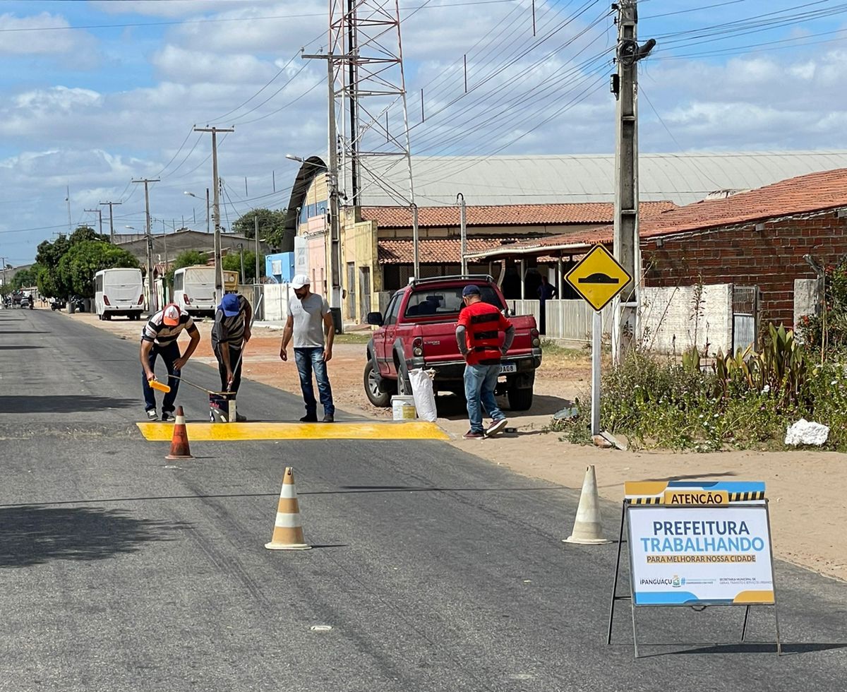 Secretaria de Obras de Ipanguaçu investe na sinalização viária do centro da cidade