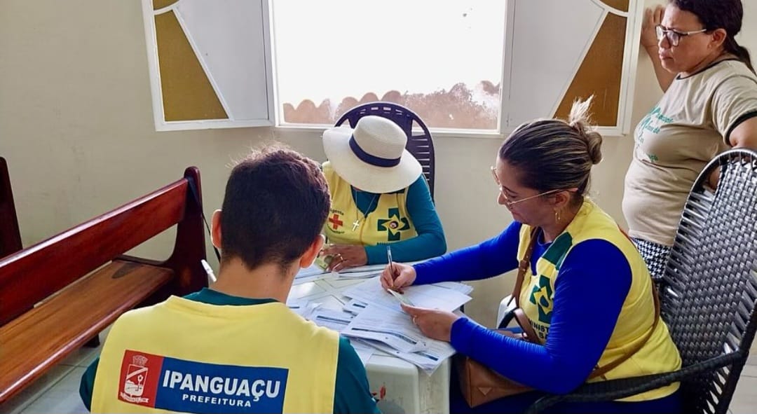 Agentes de Saúde realizam cadastramento das famílias desabrigadas em Ipanguaçu